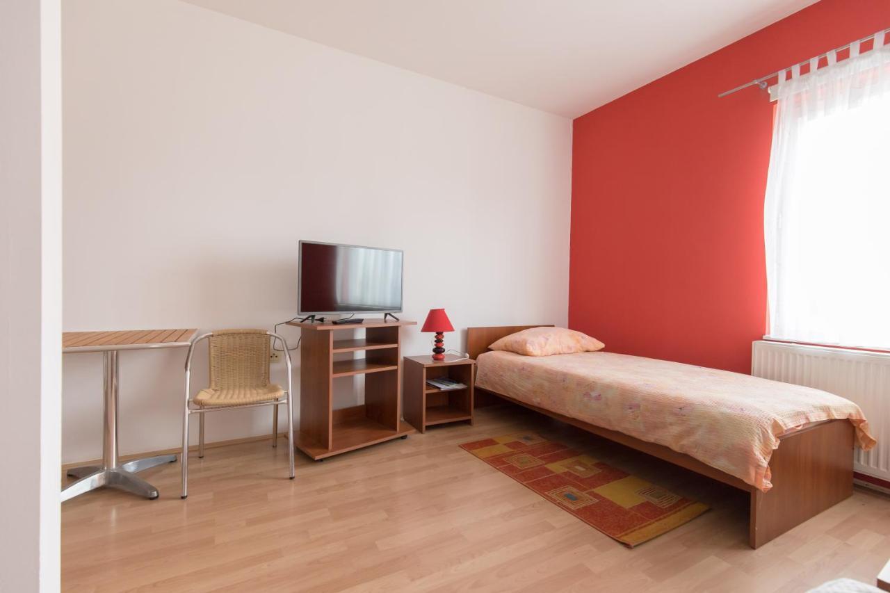 Guesthouse Capistro Bilje Eksteriør bilde