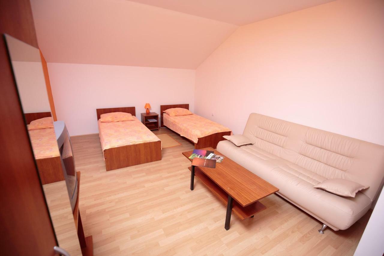 Guesthouse Capistro Bilje Eksteriør bilde
